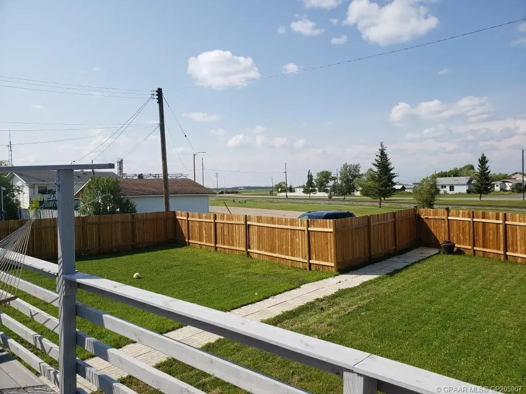 10008 98 Street Nampa AB T0H 2R0