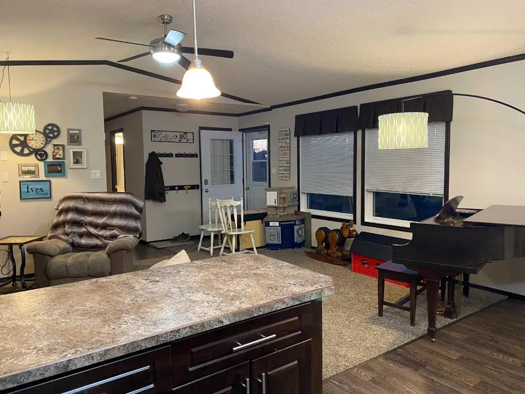 10008 98 Street Nampa AB T0H 2R0