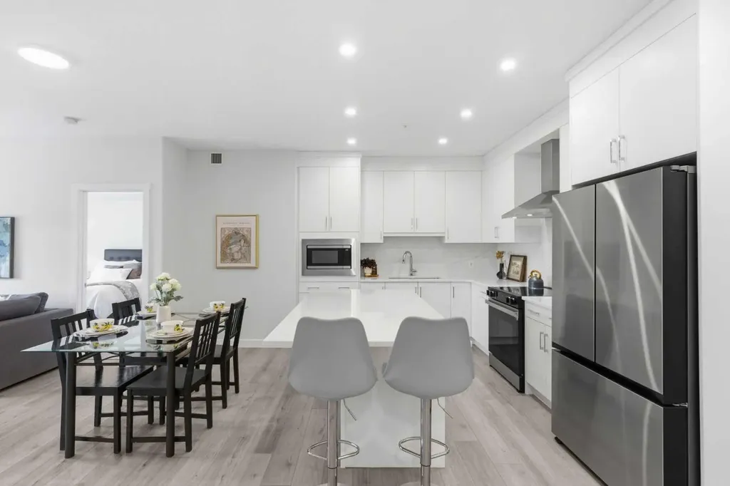 81 Arbour Lake View NW Calgary AB T3G 0H4