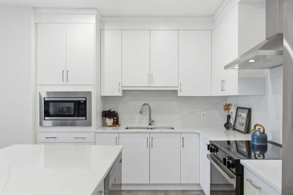 81 Arbour Lake View NW Calgary AB T3G 0H4