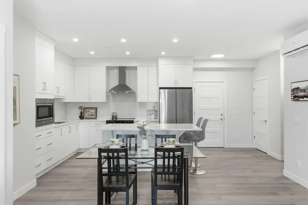81 Arbour Lake View NW Calgary AB T3G 0H4