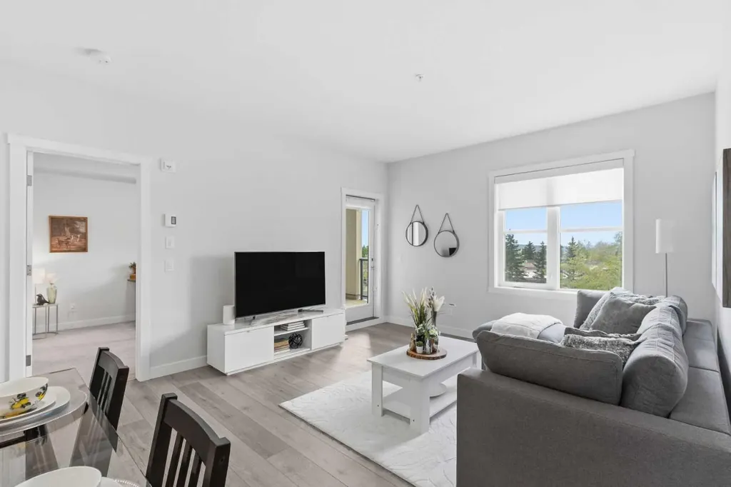 81 Arbour Lake View NW Calgary AB T3G 0H4