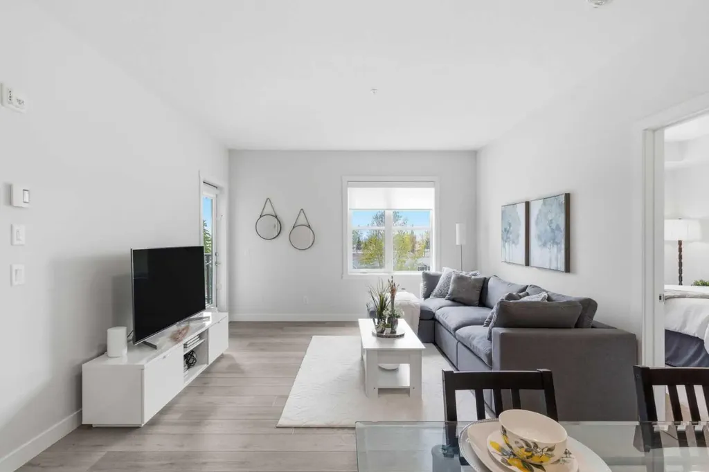 81 Arbour Lake View NW Calgary AB T3G 0H4