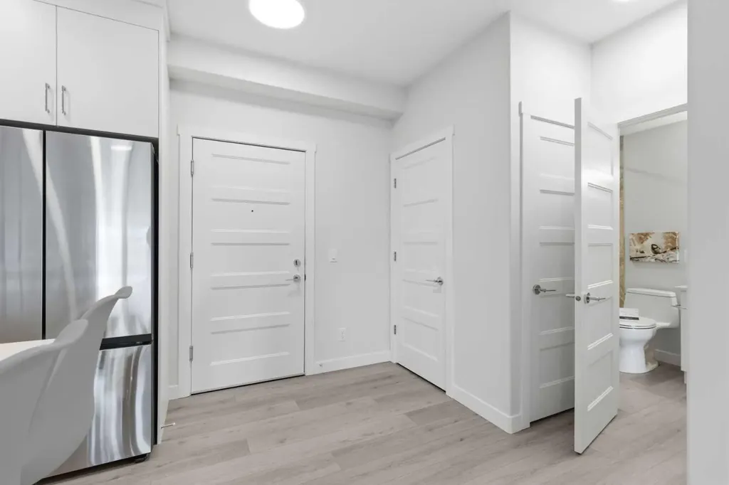 81 Arbour Lake View NW Calgary AB T3G 0H4