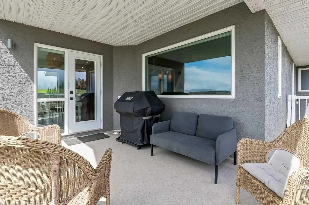 290098 48 Street W Rural Foothills County AB T1S 7A6