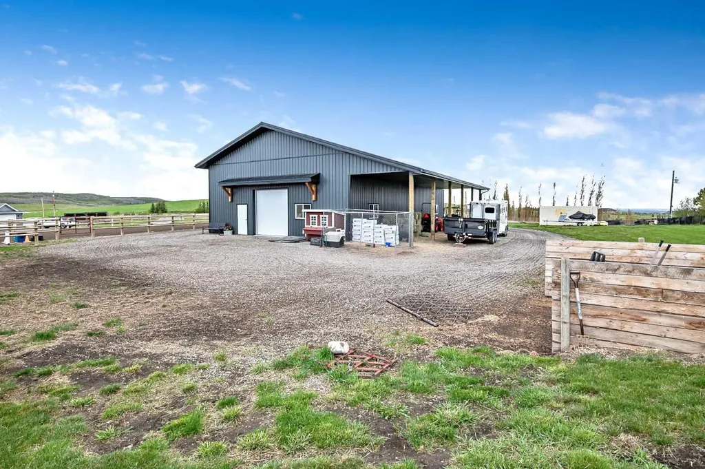 290098 48 Street W Rural Foothills County AB T1S 7A6