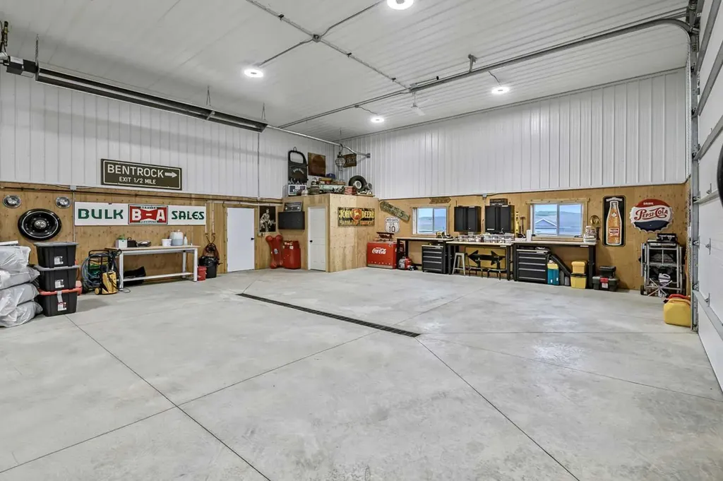 290098 48 Street W Rural Foothills County AB T1S 7A6