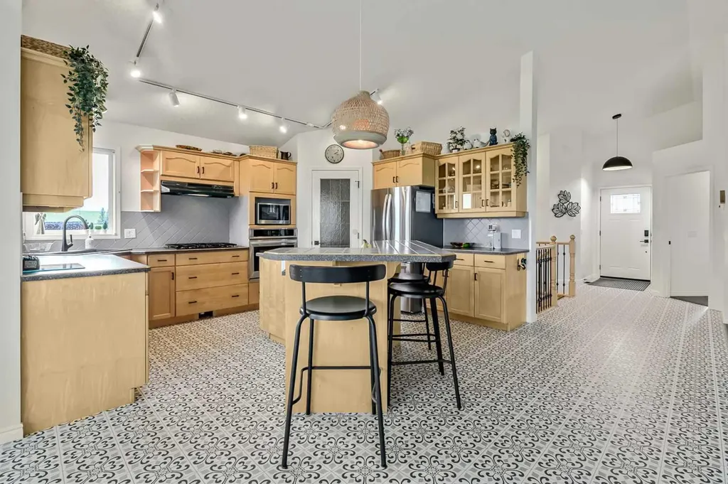 290098 48 Street W Rural Foothills County AB T1S 7A6