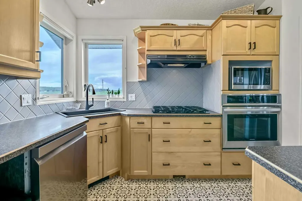 290098 48 Street W Rural Foothills County AB T1S 7A6