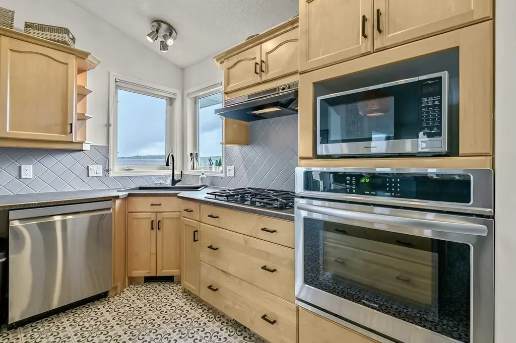 290098 48 Street W Rural Foothills County AB T1S 7A6