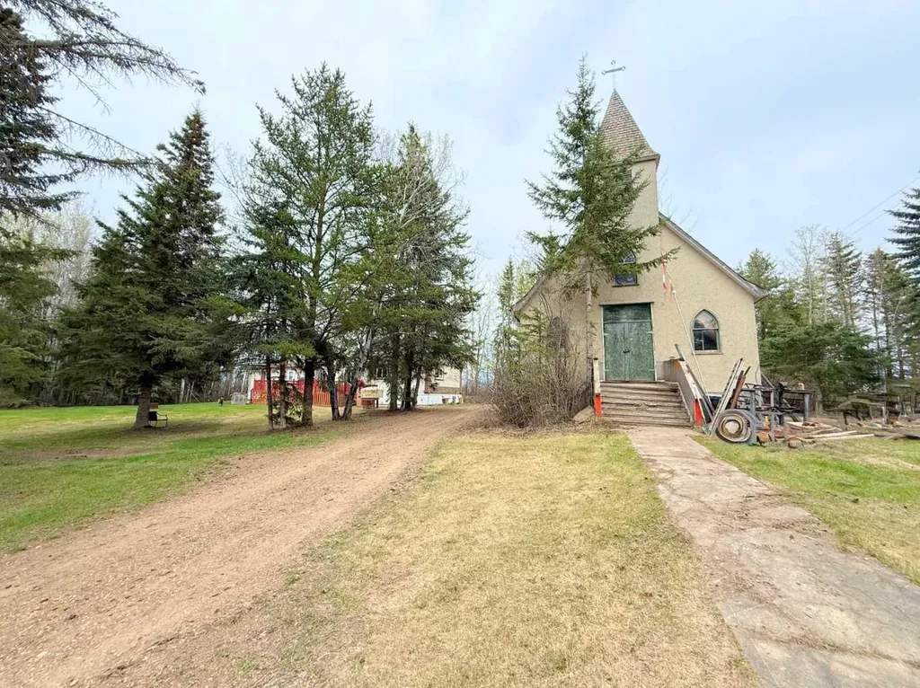 682001A Range Road 222.9 Rural Athabasca County AB T9S 2B8