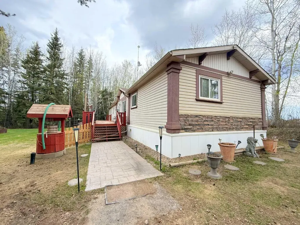 682001A Range Road 222.9 Rural Athabasca County AB T9S 2B8