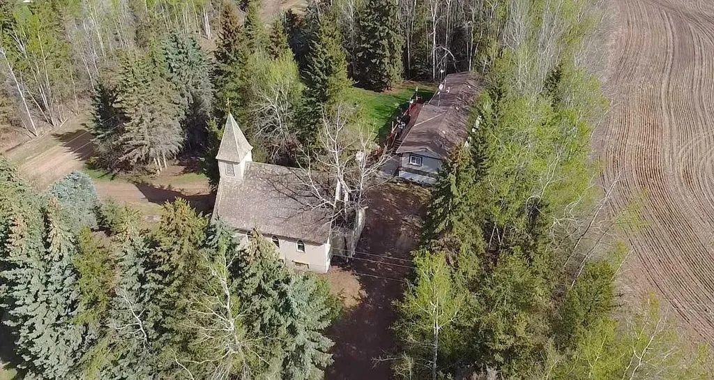 682001A Range Road 222.9 Rural Athabasca County AB T9S 2B8