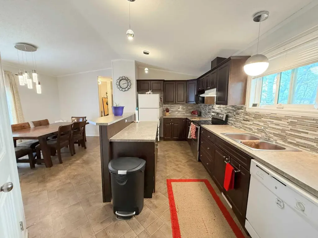 682001A Range Road 222.9 Rural Athabasca County AB T9S 2B8