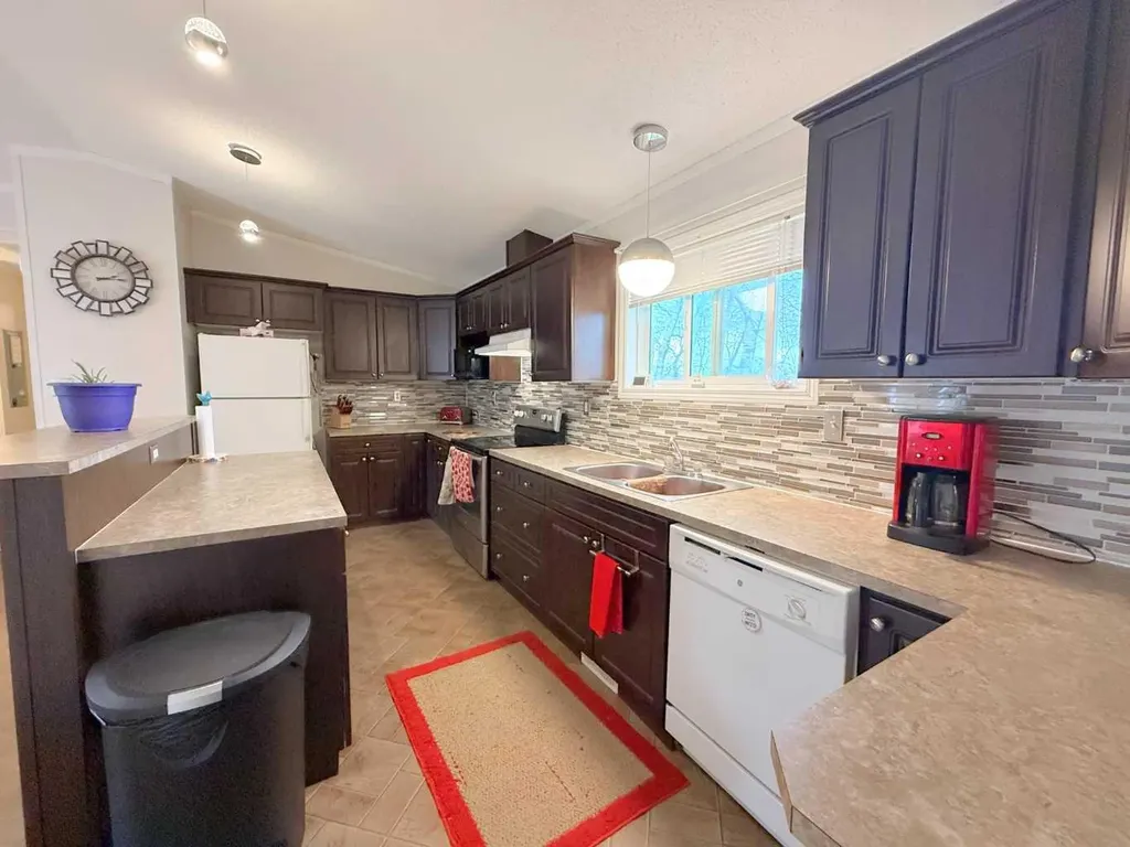 682001A Range Road 222.9 Rural Athabasca County AB T9S 2B8