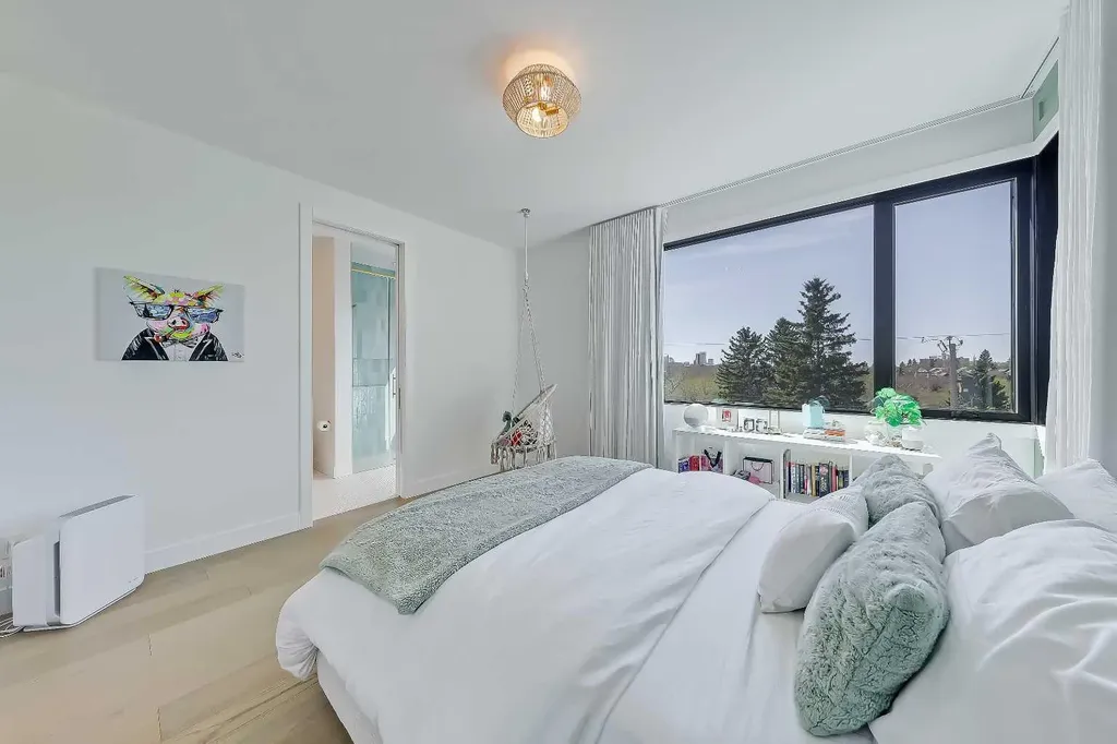 159 Rosery Drive NW Calgary AB T2K 1L8