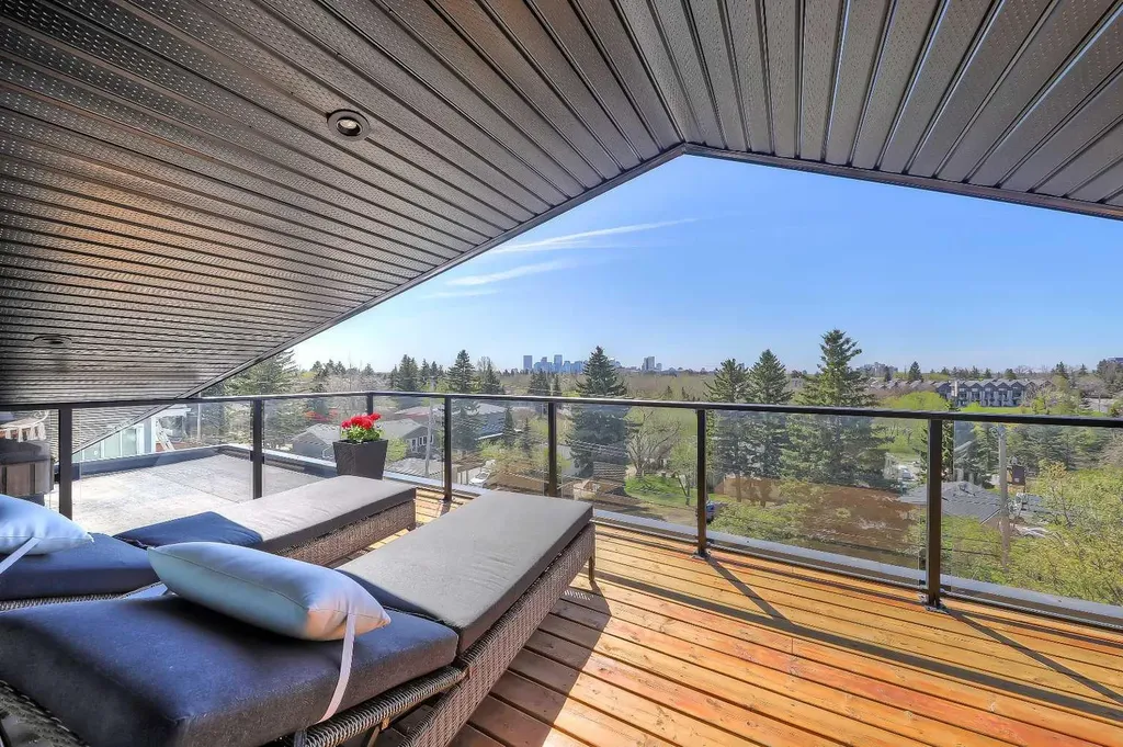 159 Rosery Drive NW Calgary AB T2K 1L8