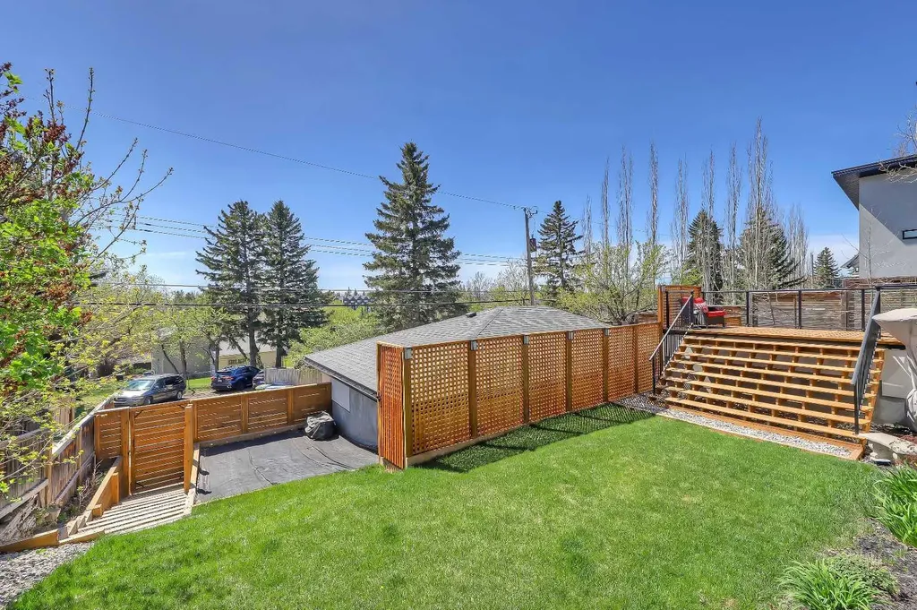 159 Rosery Drive NW Calgary AB T2K 1L8