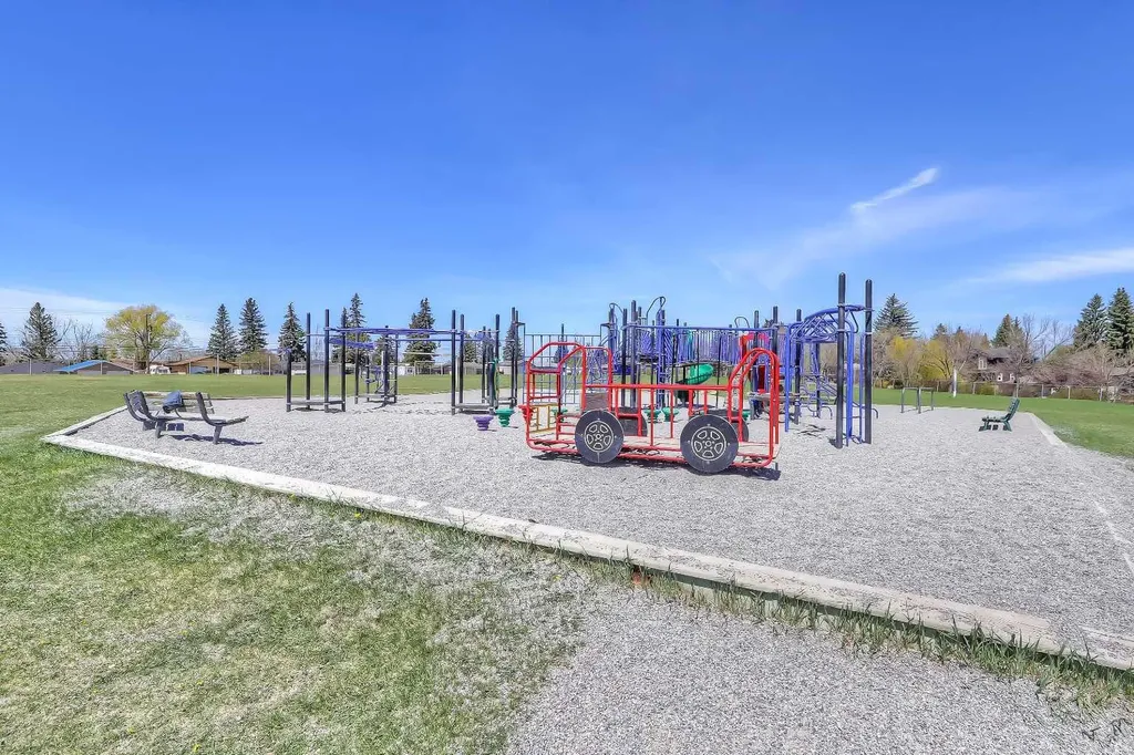 159 Rosery Drive NW Calgary AB T2K 1L8