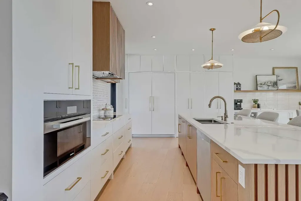 159 Rosery Drive NW Calgary AB T2K 1L8