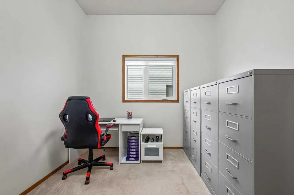 125 Woodpark Close SW Calgary AB T2W 6H1