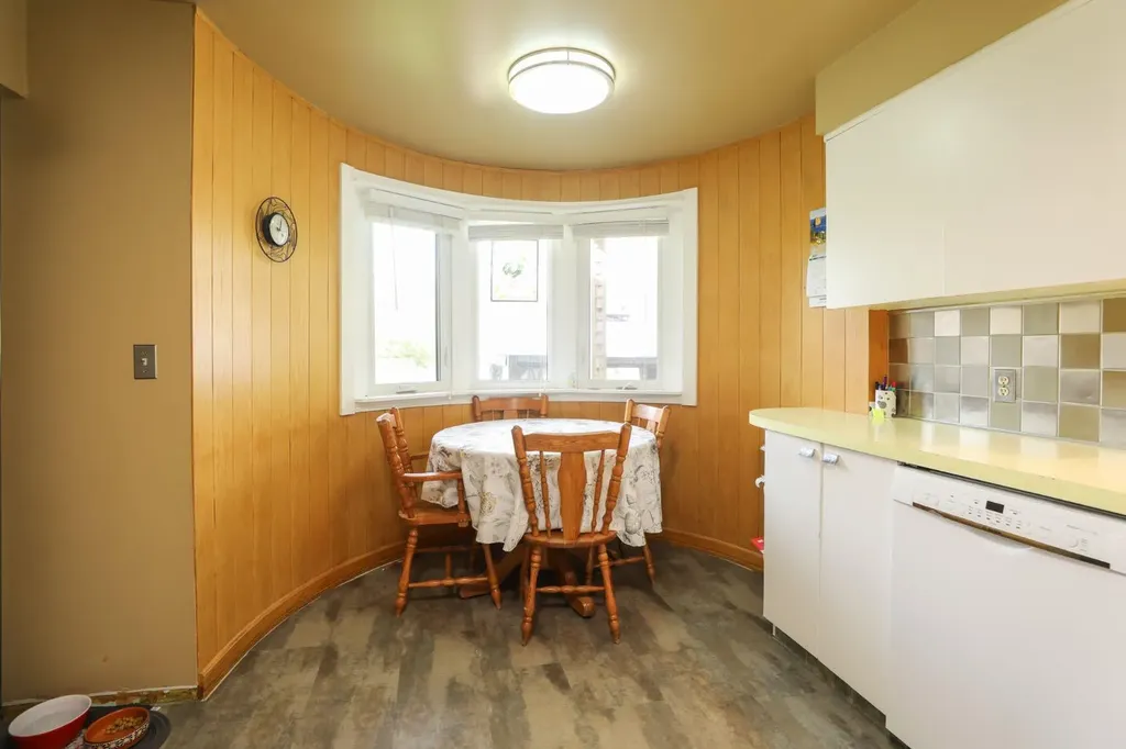 25 W 1 Avenue S Magrath AB T0K 1J0