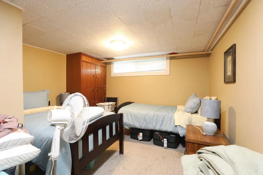 25 W 1 Avenue S Magrath AB T0K 1J0