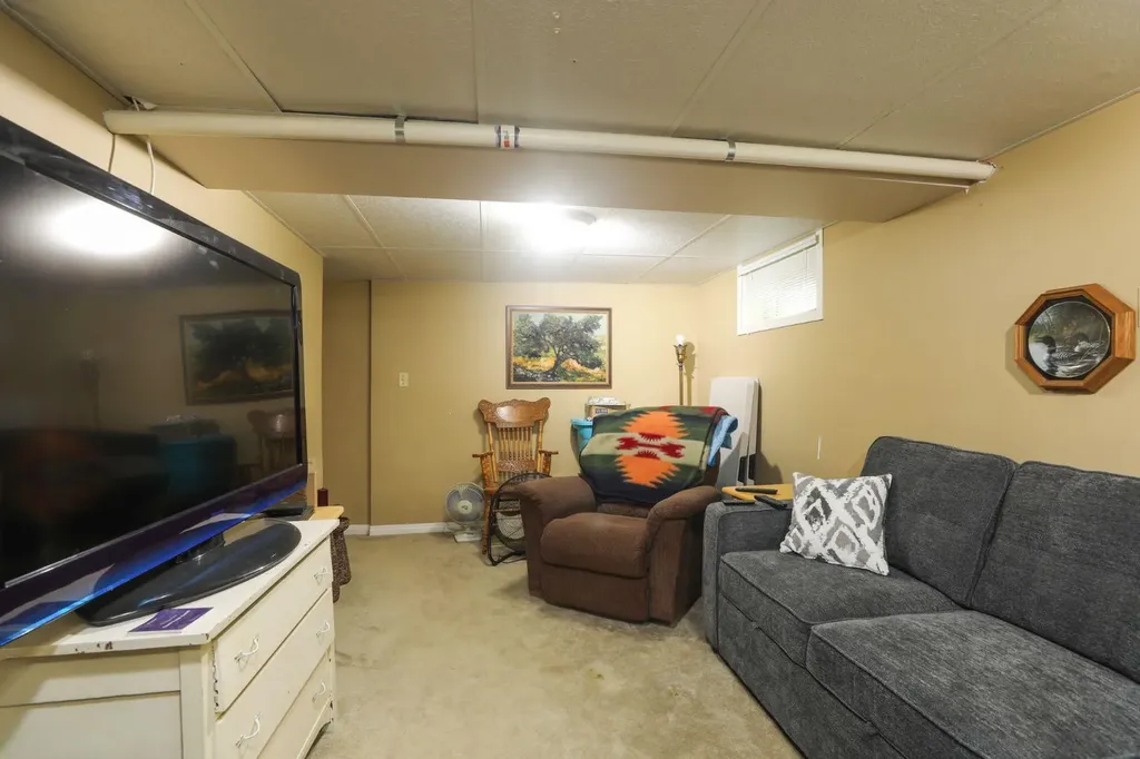 25 W 1 Avenue S Magrath AB T0K 1J0