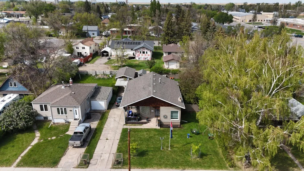 25 W 1 Avenue S Magrath AB T0K 1J0