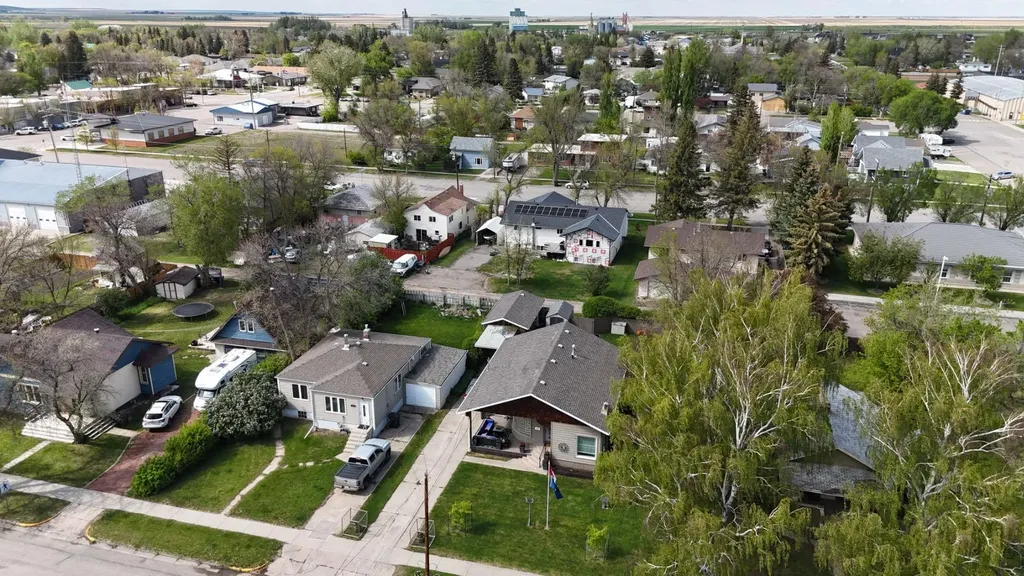 25 W 1 Avenue S Magrath AB T0K 1J0