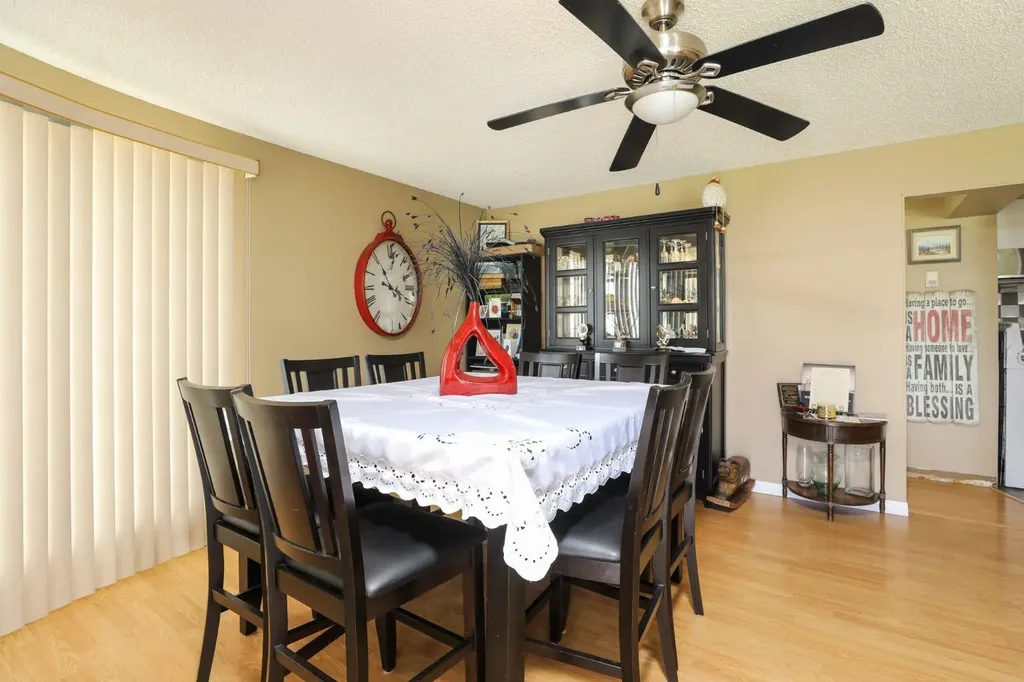 25 W 1 Avenue S Magrath AB T0K 1J0