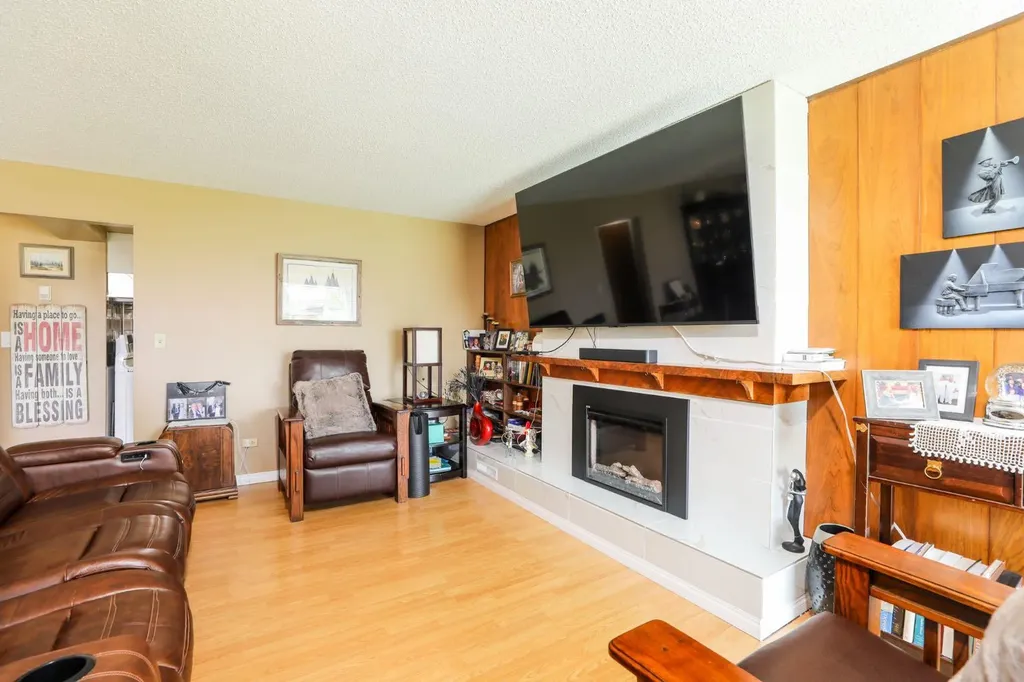 25 W 1 Avenue S Magrath AB T0K 1J0