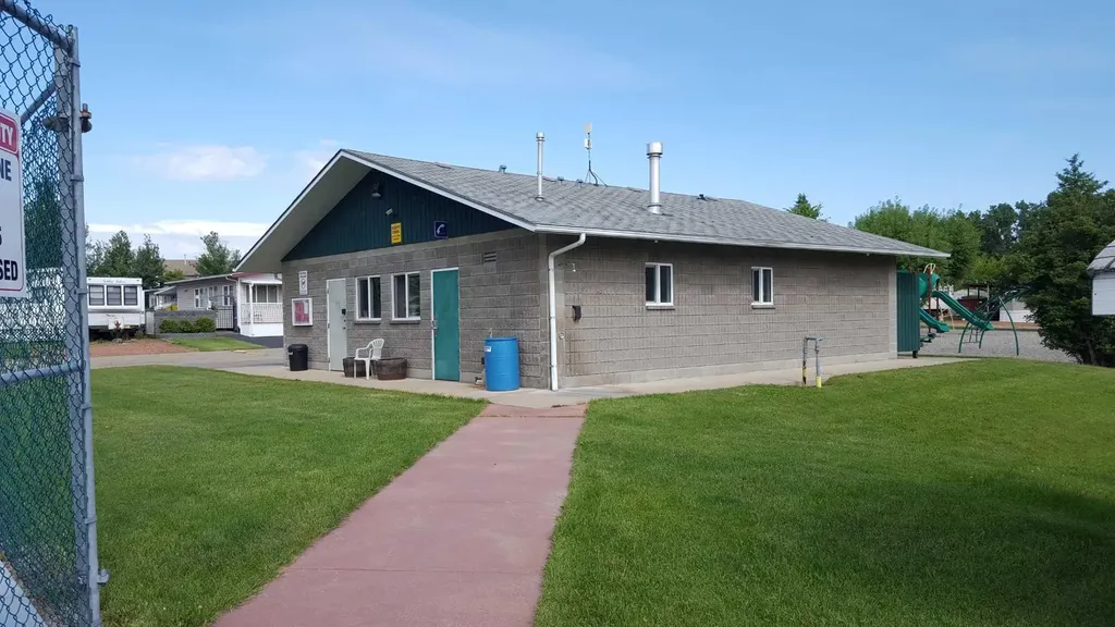 17 Points West Resort Sylvan Lake AB T4S 1T3