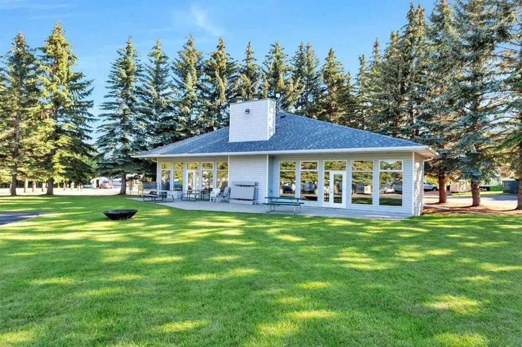 17 Points West Resort Sylvan Lake AB T4S 1T3