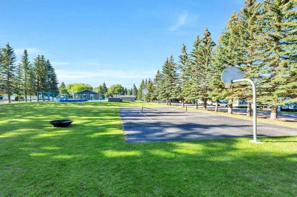 17 Points West Resort Sylvan Lake AB T4S 1T3
