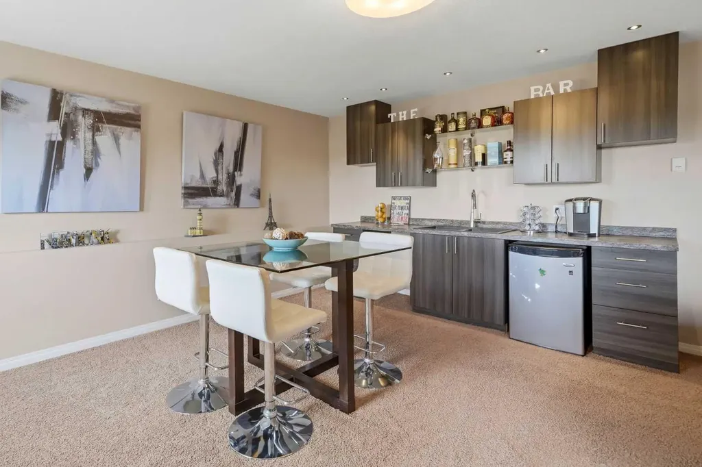 164 Hillcrest Boulevard Strathmore AB T1P 0A3