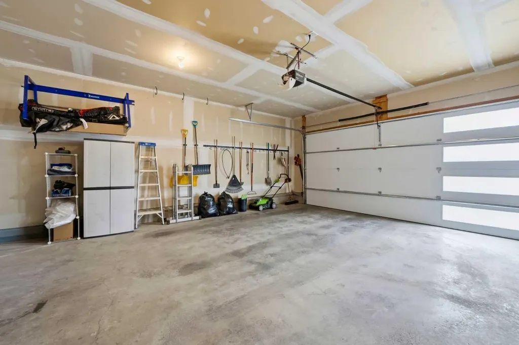 164 Hillcrest Boulevard Strathmore AB T1P 0A3