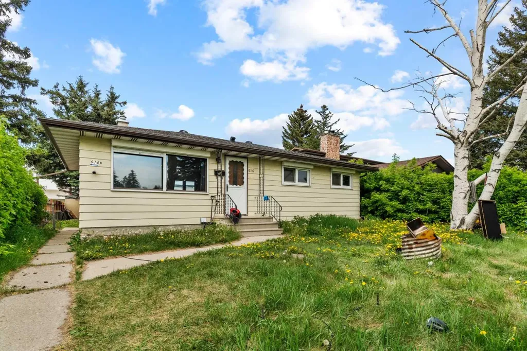 616 34 Avenue NE Calgary AB T2E 2K2