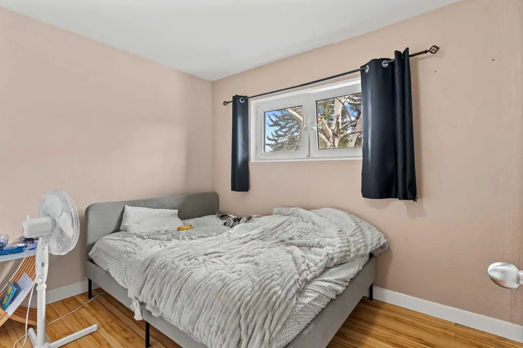 616 34 Avenue NE Calgary AB T2E 2K2