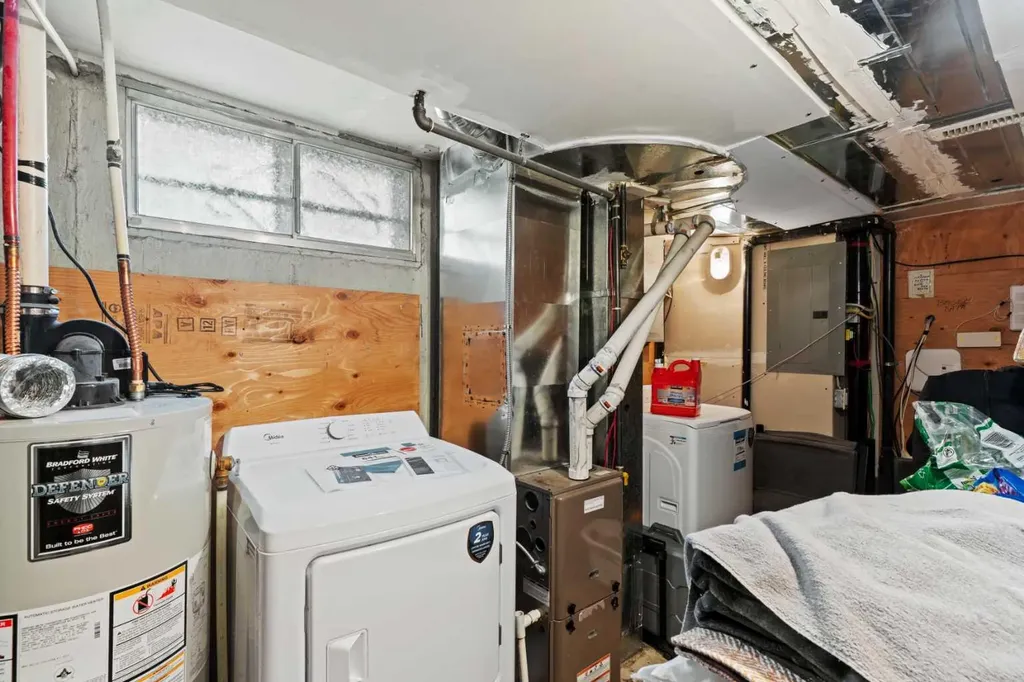 616 34 Avenue NE Calgary AB T2E 2K2