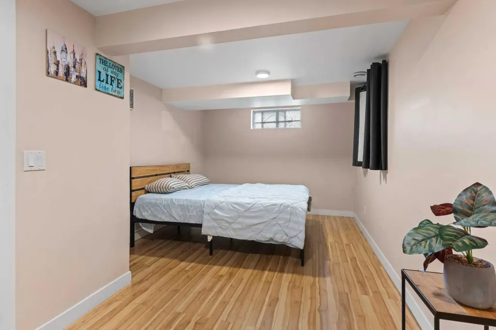 616 34 Avenue NE Calgary AB T2E 2K2