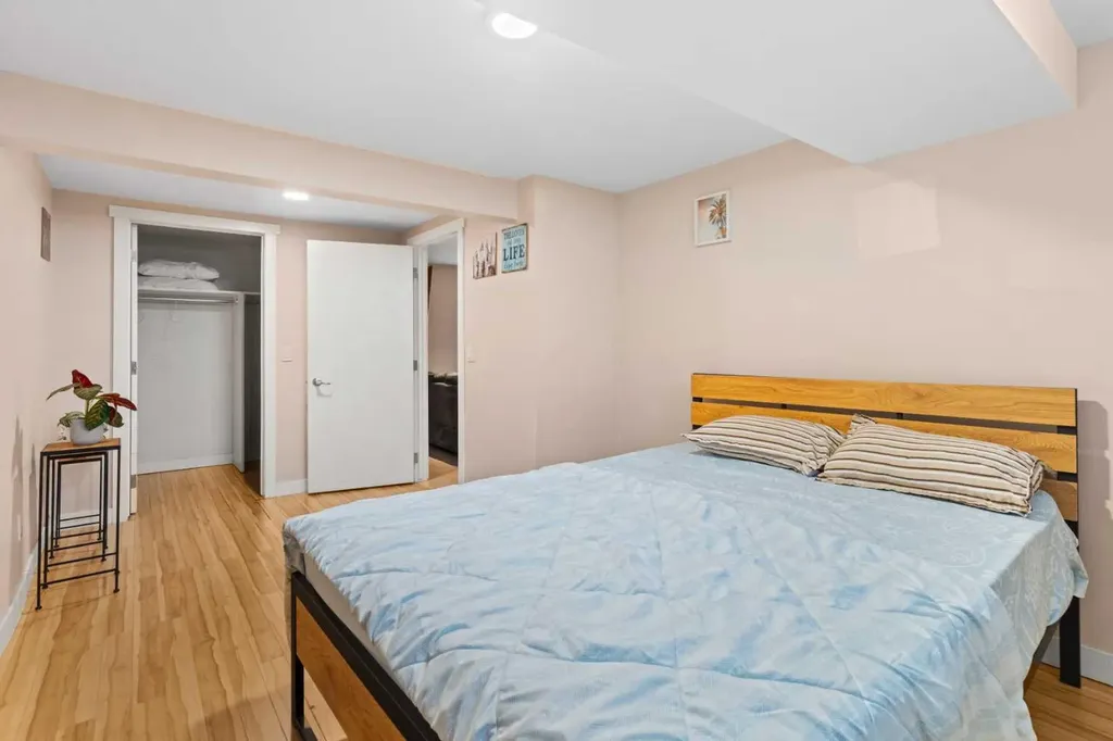 616 34 Avenue NE Calgary AB T2E 2K2
