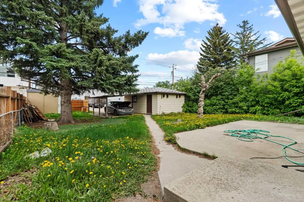 616 34 Avenue NE Calgary AB T2E 2K2