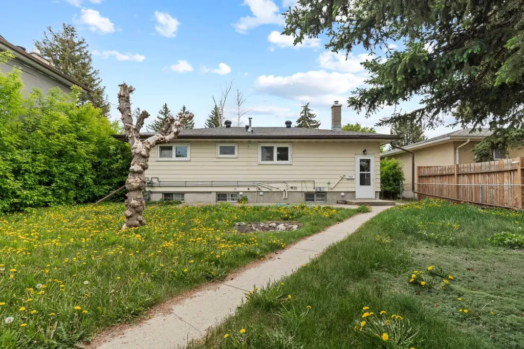 616 34 Avenue NE Calgary AB T2E 2K2