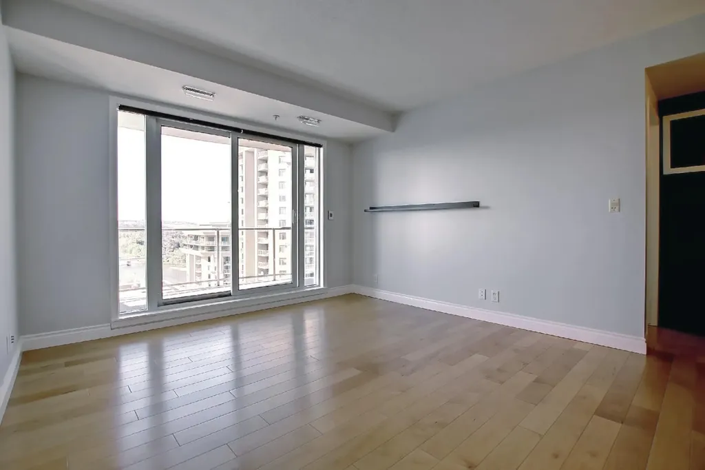 683 10 Street SW Calgary AB T2P 5G3