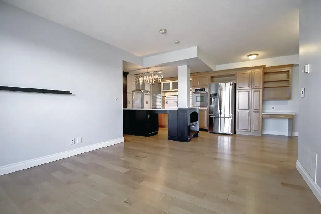 683 10 Street SW Calgary AB T2P 5G3