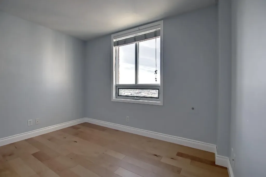 683 10 Street SW Calgary AB T2P 5G3