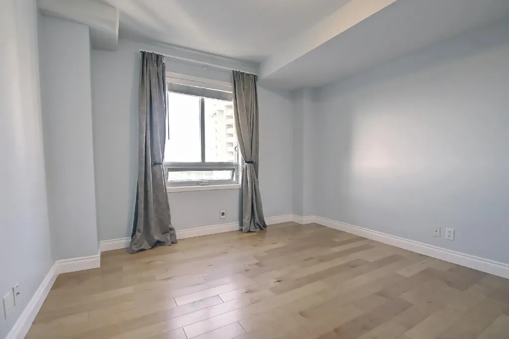 683 10 Street SW Calgary AB T2P 5G3