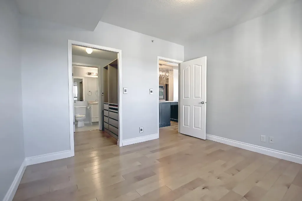 683 10 Street SW Calgary AB T2P 5G3