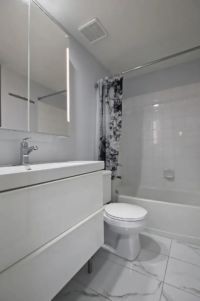 683 10 Street SW Calgary AB T2P 5G3